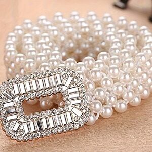 Pearl Stretch Bracelet with Crystal Rhinestone Buckle